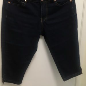 Like New Cropped Capri Clam Digger Denim Pants
